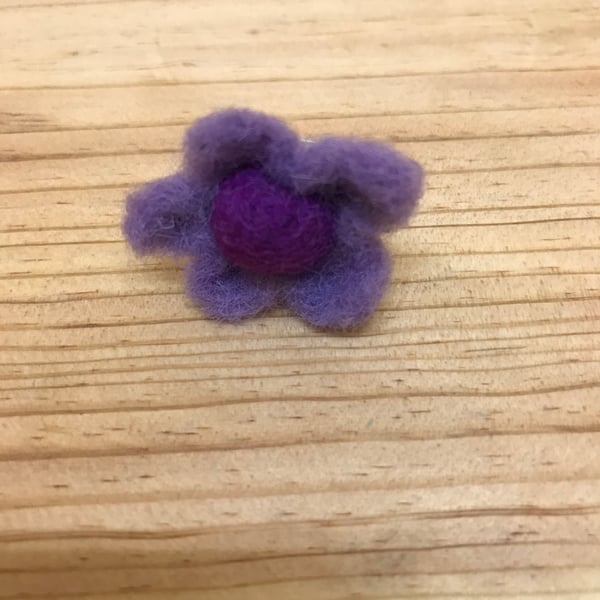 Children's Felt Ring. (129D)