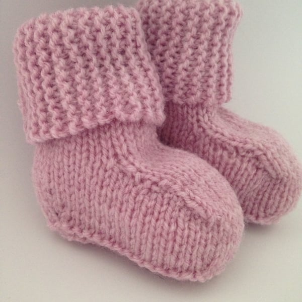 Knitted pram crib uggstyle booties