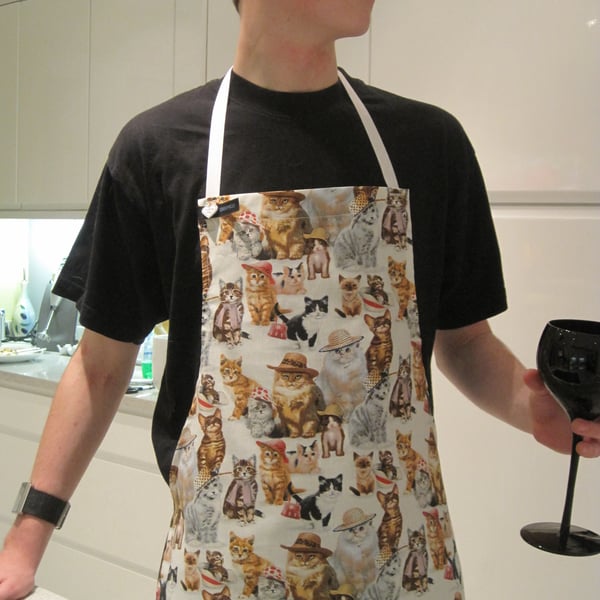 GAYPRONS - Aprons in retro Petpourii II Dress Up Cats