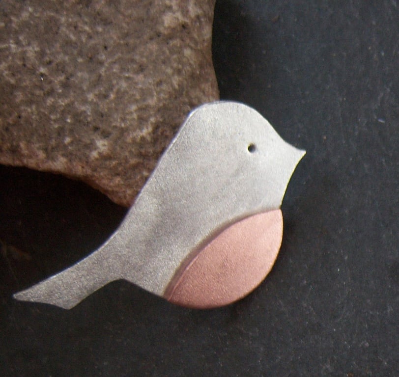 Robin brooch in sterling silver and copper