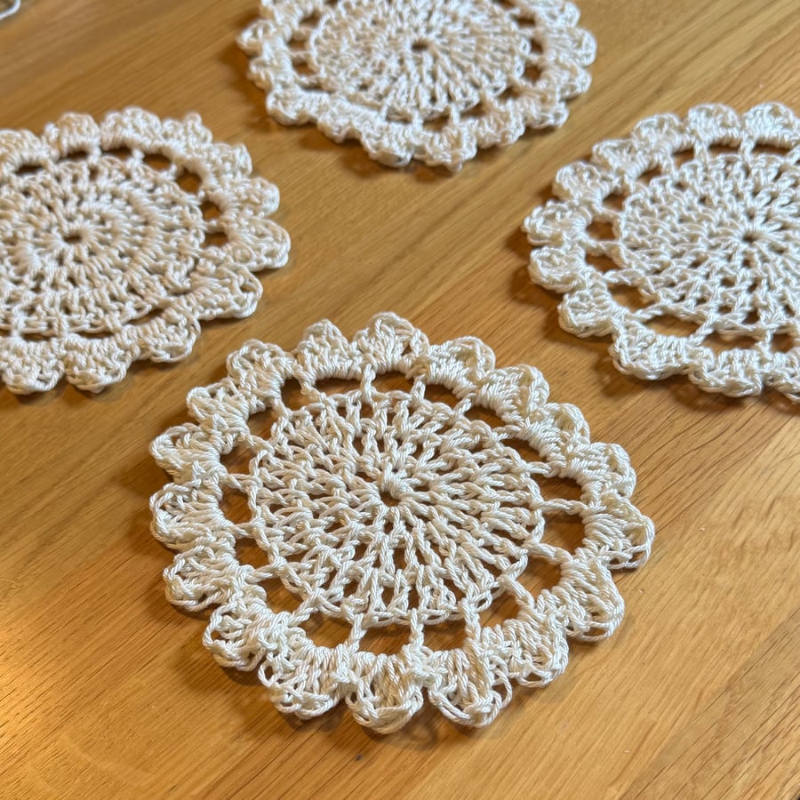 4x Cotton Crocheted Coasters ‘Vanilla’