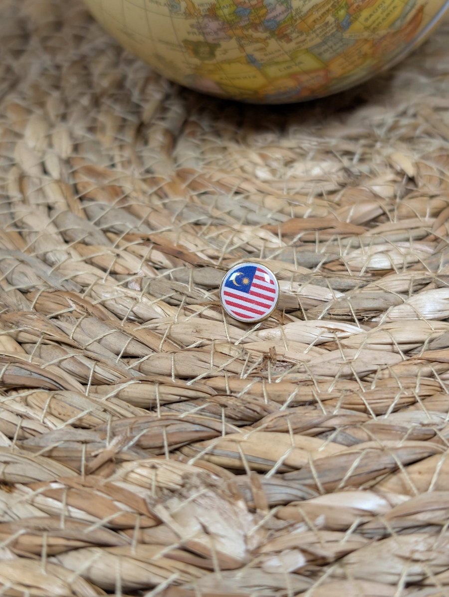 Malaysia Flag Map Pin – Southeast Asia Travel Map Push Pin for Wooden Maps