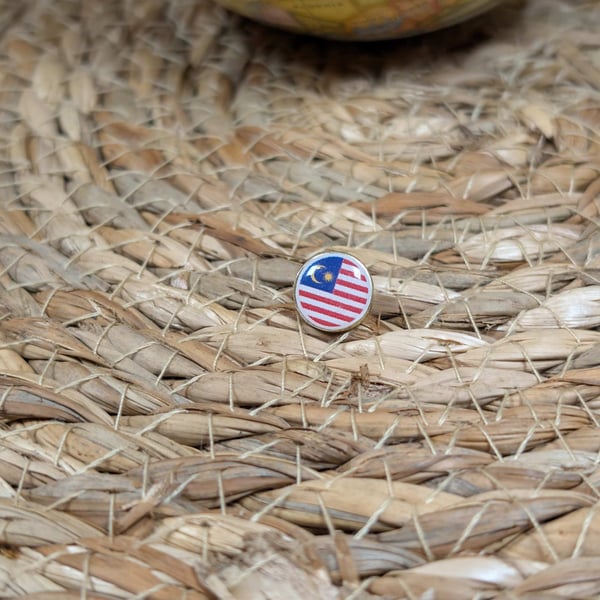Malaysia Flag Map Pin – Southeast Asia Travel Map Push Pin for Wooden Maps