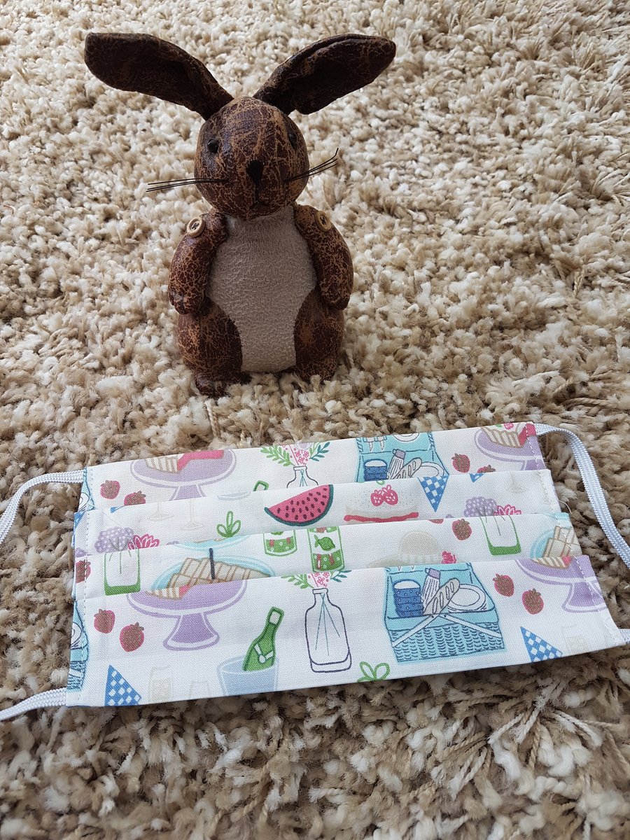 Adult face covering – Picnic hamper print