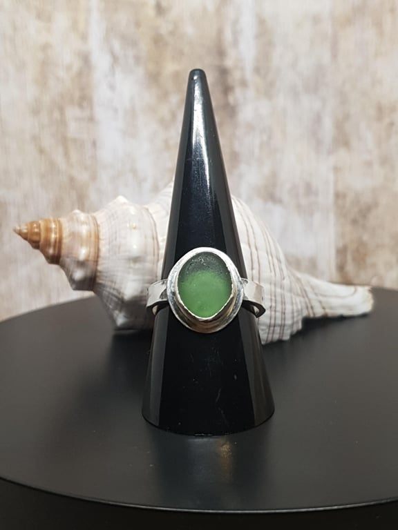 Sterling Silver 925 Oval Dark Green Seaham Seaglass Textured Band Ring 