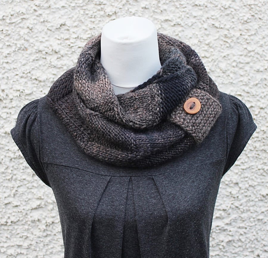 scarf knitted, chunky scarf snood, gift guide, womens neckwear