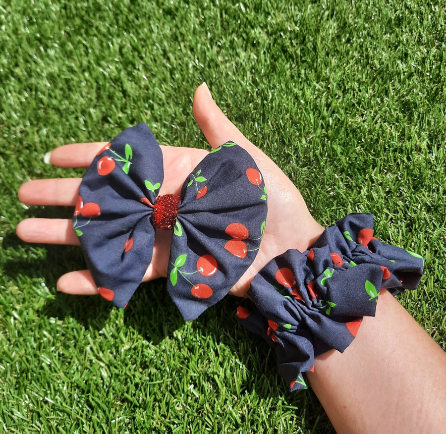Navy Cherry beaded bow and pleated scrunchie set. Free uk delivery. 