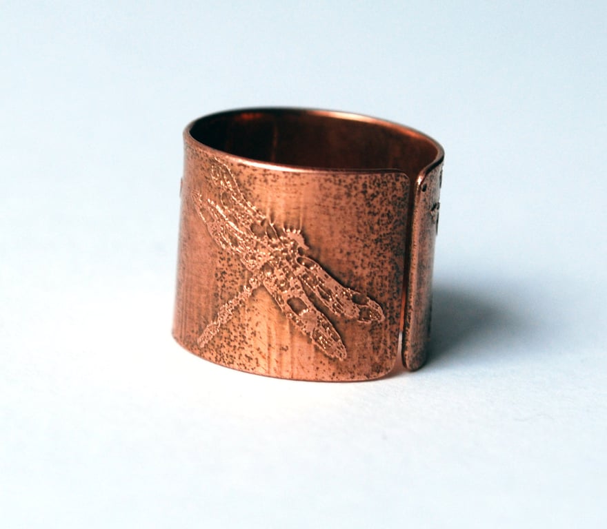 Etched copper dragonfly ring - adjustable size
