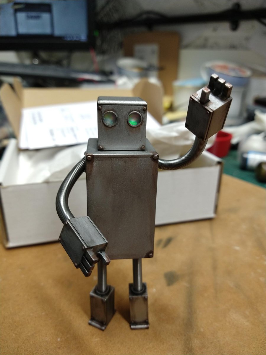 Robot called E.D.D. Robot model resin kit. Assembly required.