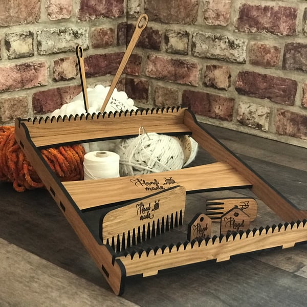 Large Weaving Loom with many accessories and a bag