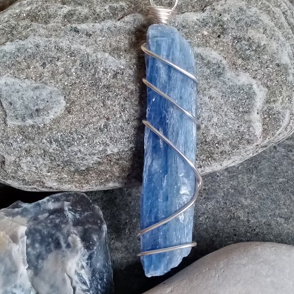 Wire-wrapped natural Kyanite necklace 