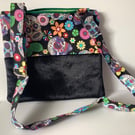 Cross body bag. 