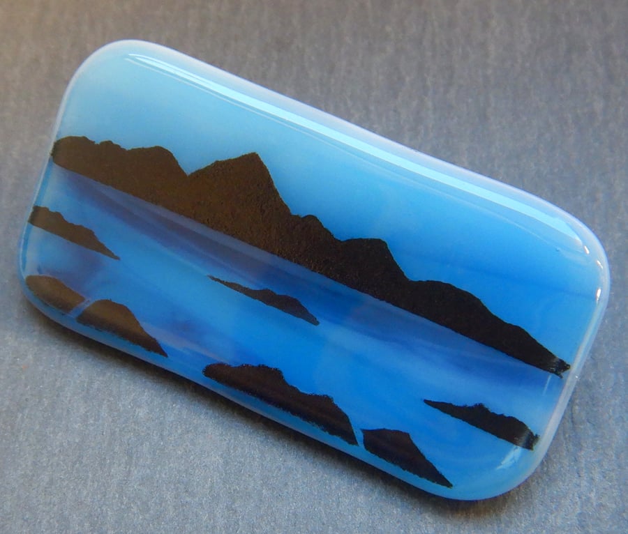HANDMADE FUSED DICHROIC GLASS 'ISLE OF ARRAN' BROOCH.