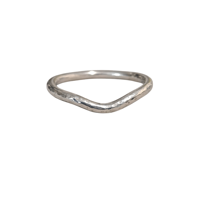 9ct white gold hammered curve to fit