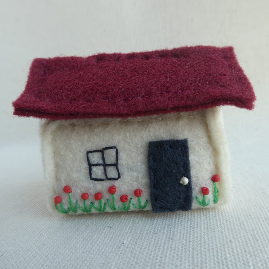 Tulip Cottage box - little felt house