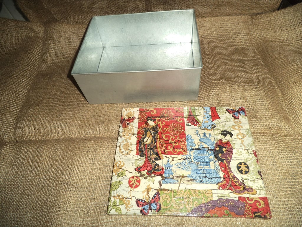 Decorated Tin Box Japanese Storage Stationery Treasures Photos Memorabilia 