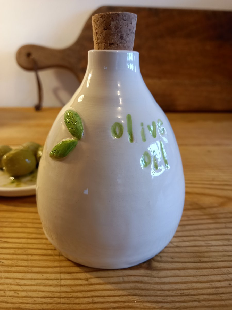 Olive Pourer