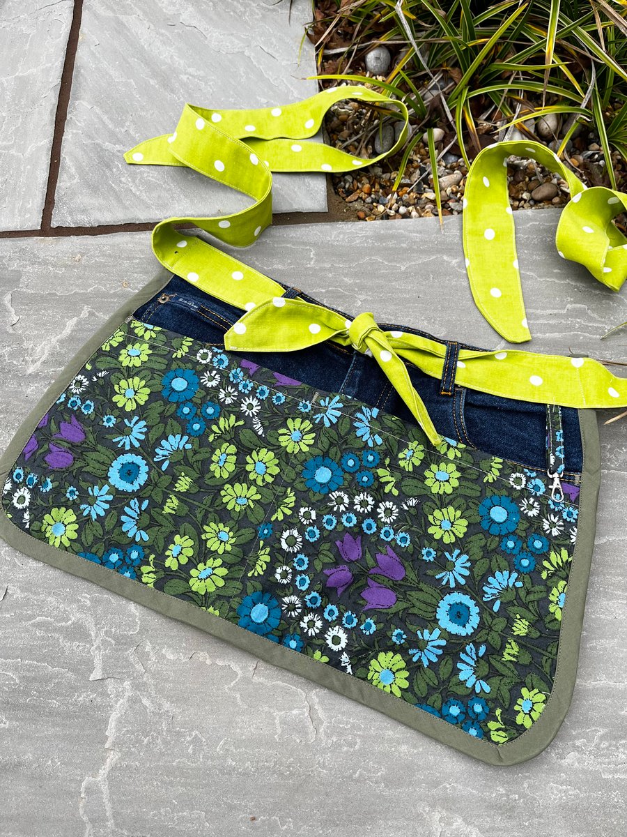 Garden apron Daisy Chain vintage fabric and denim with pockets