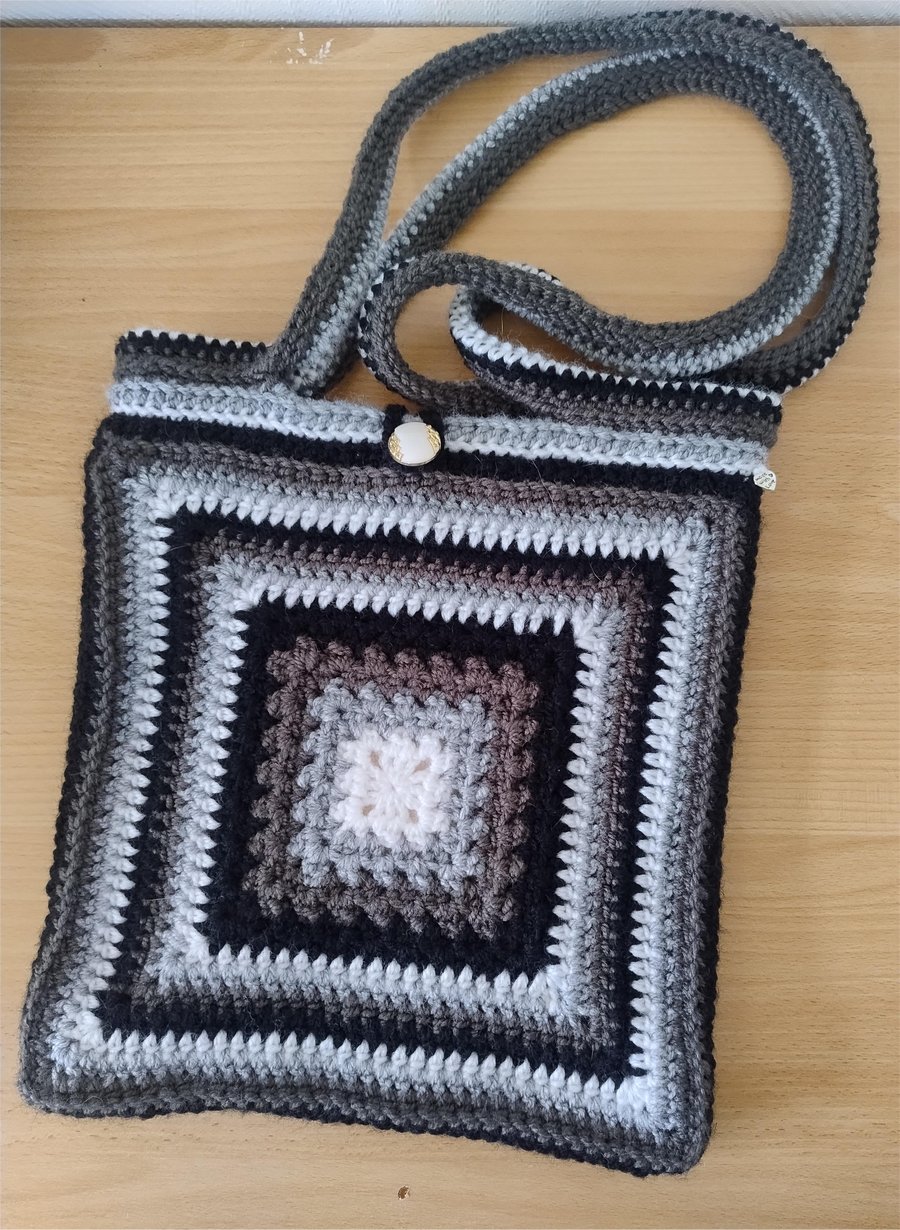 TOTE BAG - GRANNY SQUARE SHOULDER BAG