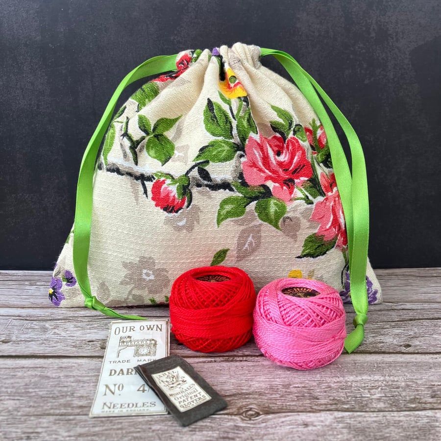 1940s Floral Vintage Barkcloth Drawstring Bag, Gift Bag, Spring Flowers - Green 