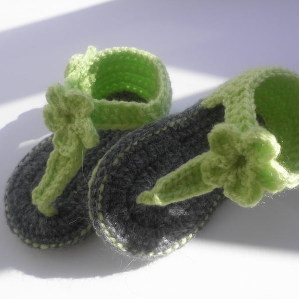 Crochet baby sandals