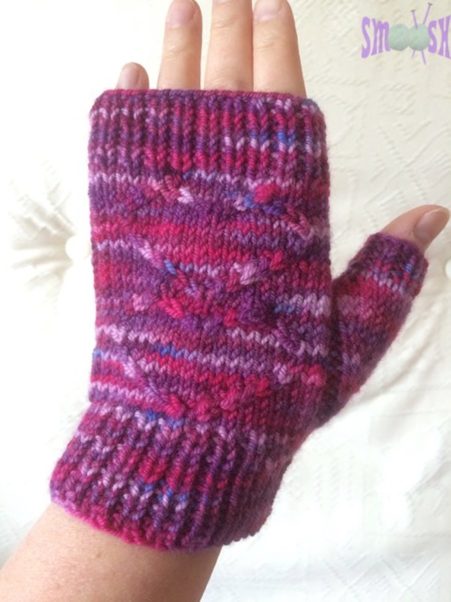 Fingerless Mitts: Candy Sweetheart