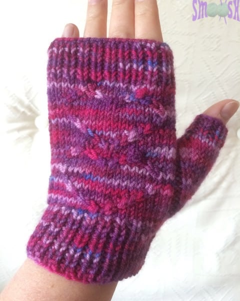Fingerless Mitts: Candy Sweetheart