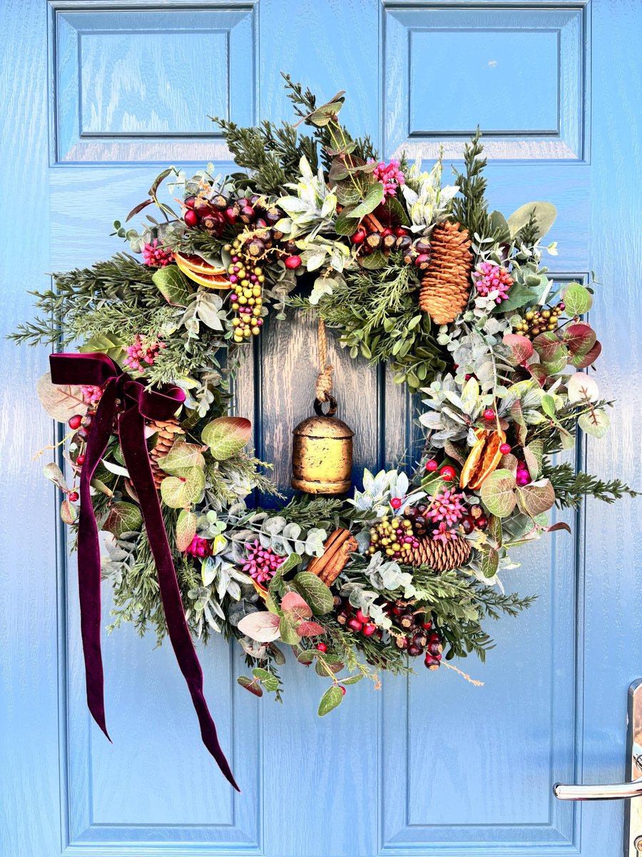 Luxury Christmas Faux Wreath with Bell: Rustic Farmhouse Door Decor (55cm)
