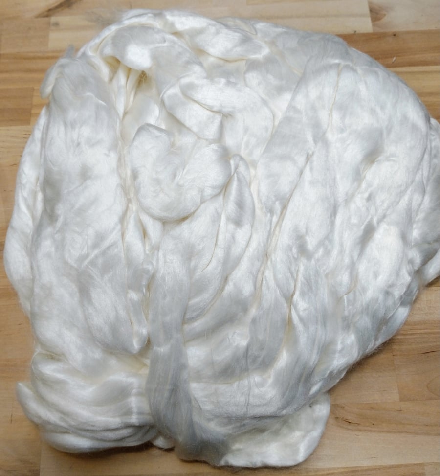 Bamboo fibre combed top cellulose 100g