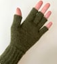Fingerless gloves dark green - Image 4