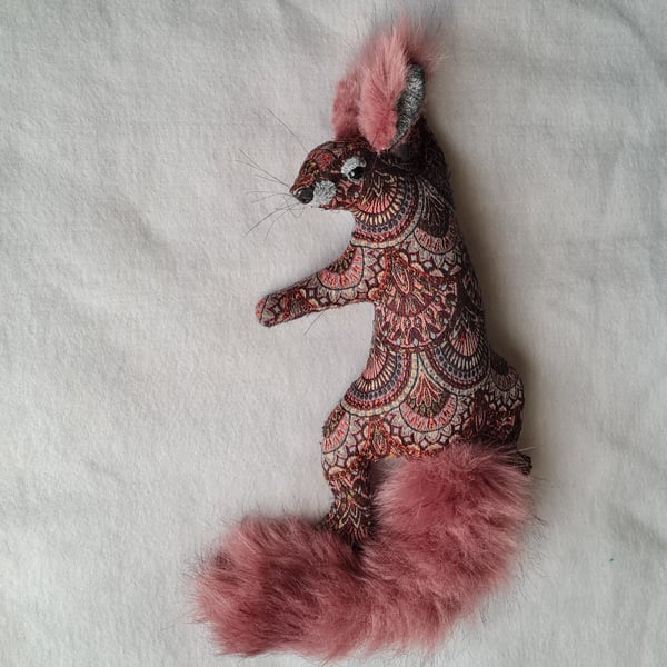  Faux squirrel wall mount - Pinky squirrel