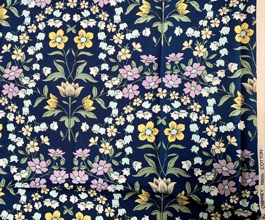Cottage Retro Blue Floral fabric 70s 60s similar To Albeck Daisy chain
