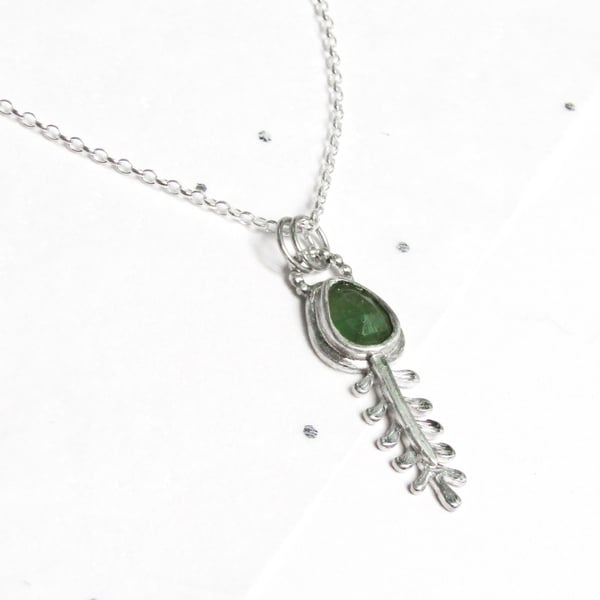 Cut out leaf emerald necklace
