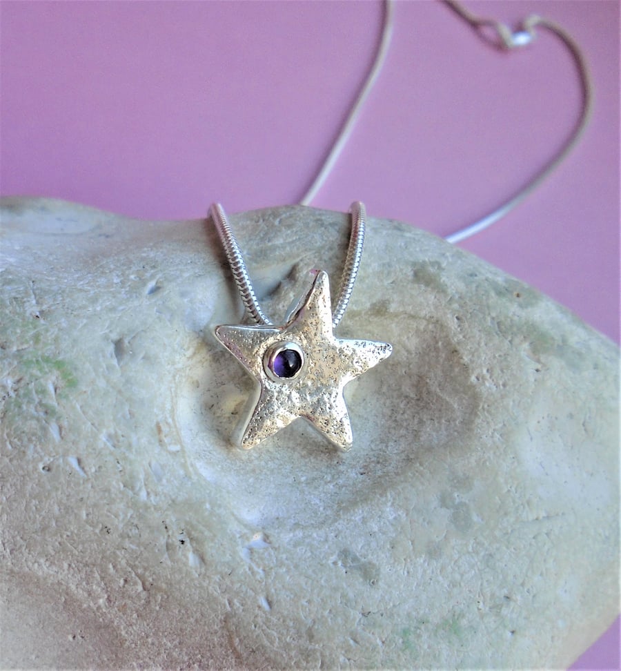 Star pendant with amethyst