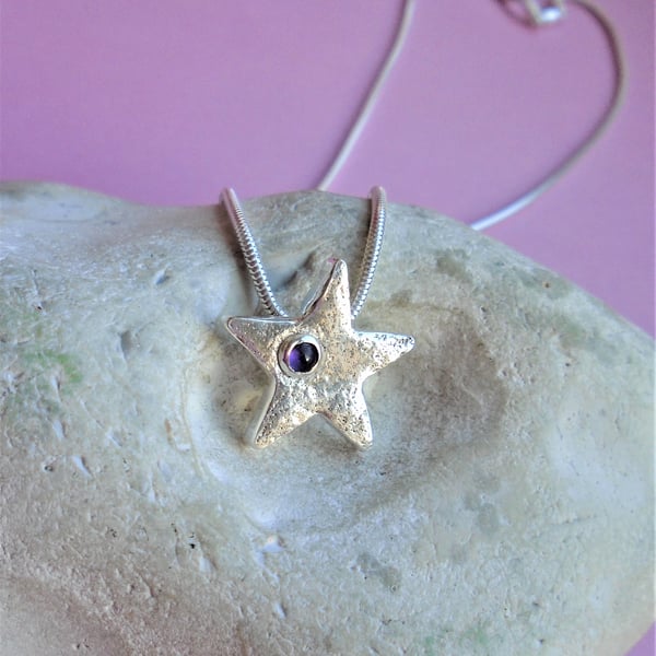 Star pendant with amethyst