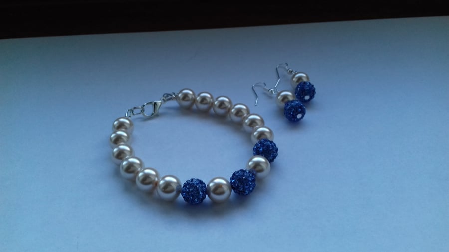CHAMPAGNE AND BLUE, PEARL AND PAVE BEAD, BRACELET AND EARRINGS SET.