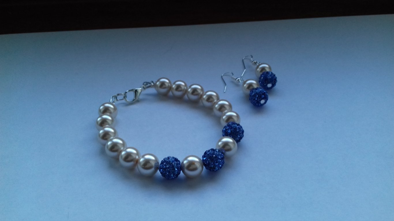 CHAMPAGNE AND BLUE, PEARL AND PAVE BEAD, BRACELET AND EARRINGS SET.