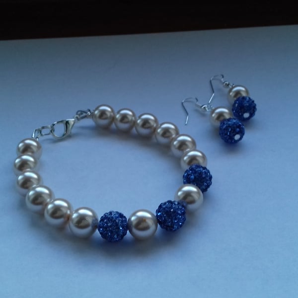 CHAMPAGNE AND BLUE, PEARL AND PAVE BEAD, BRACELET AND EARRINGS SET.