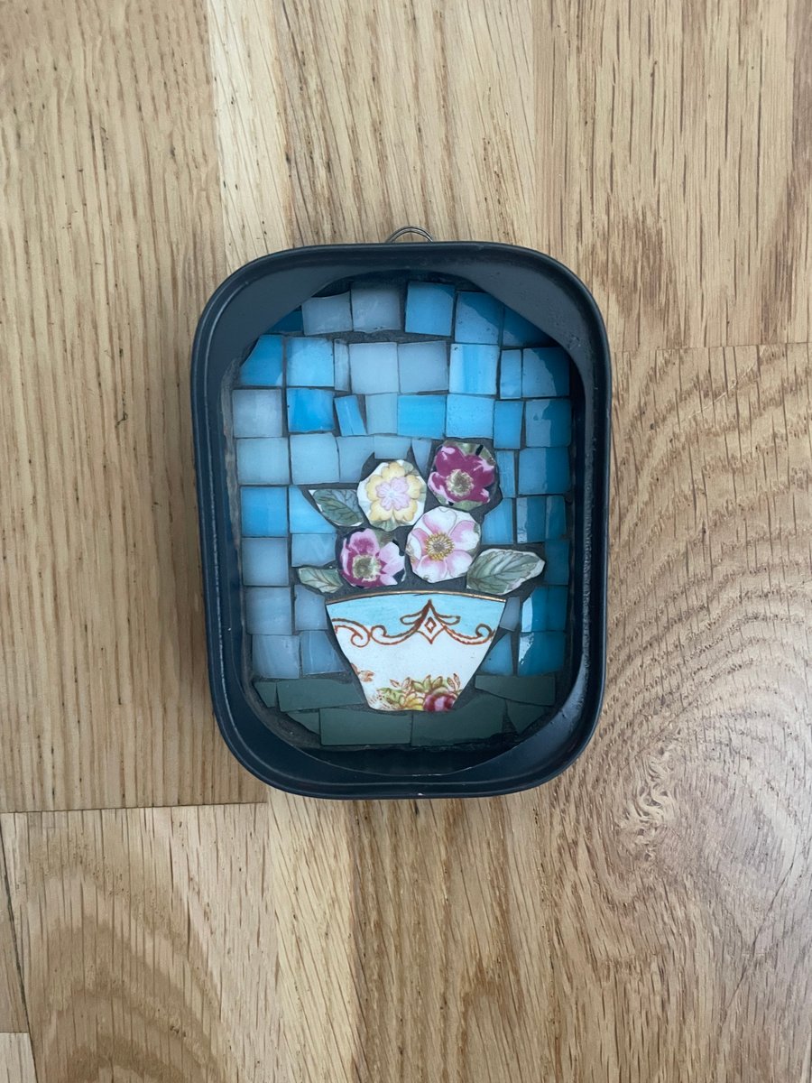 Mini mosaic in sardine tin