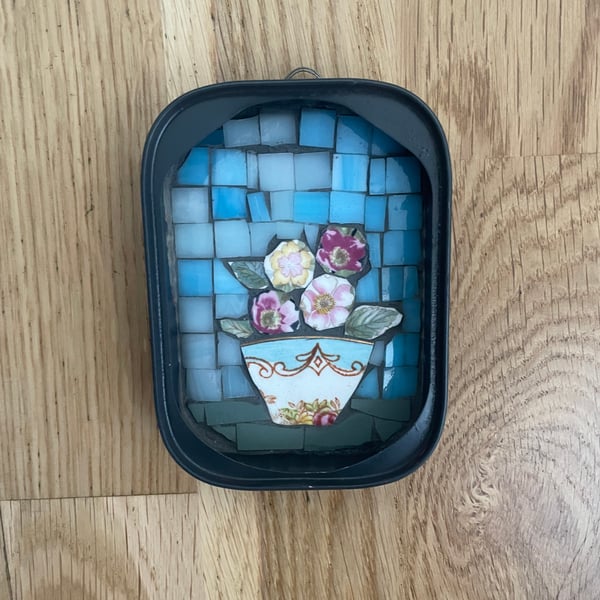 Mini mosaic in sardine tin