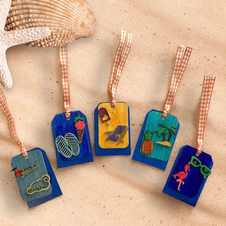  5 Wooden Gift Tags. Holiday themed gift tags. Wooden Gift labels