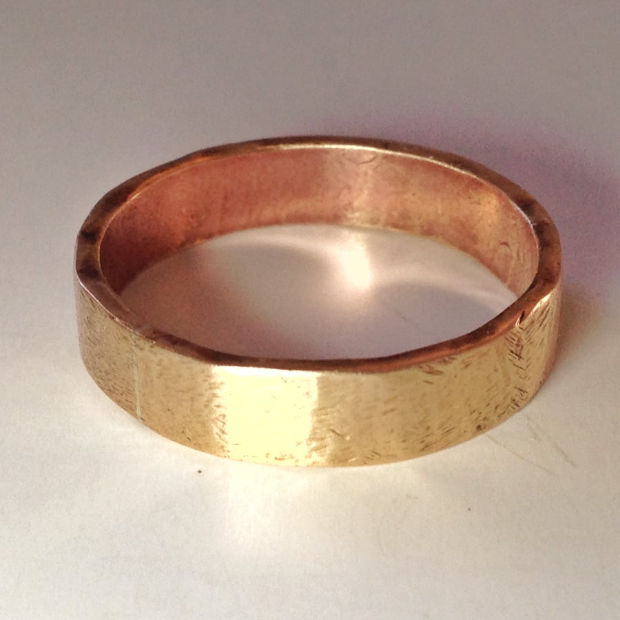 Textured gold ring 