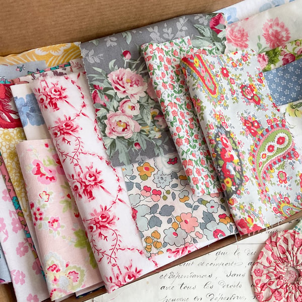 Vintage Floral Cotton Fabric Bundle, 20 Old Fabric Scraps