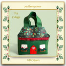 Ivy Cottage - A Little Nipper Mouse House in a Bag