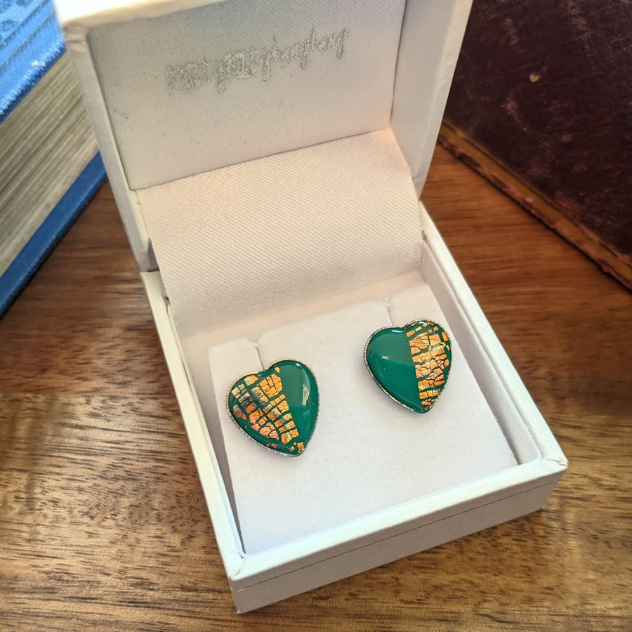 Chunky green and gold heart earrings