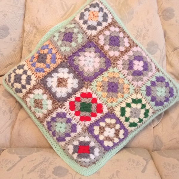 Cushion cover in a granny square pattern with turquoise edging, 40 x 40 cm, 