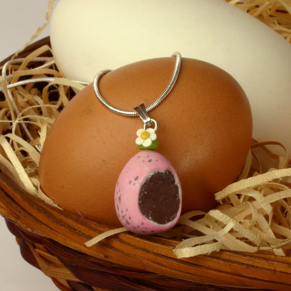 Mini egg necklace
