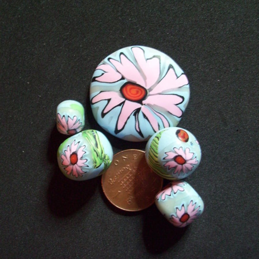 Art Beads - Flower Power x 4 and 1 x Cabouchon