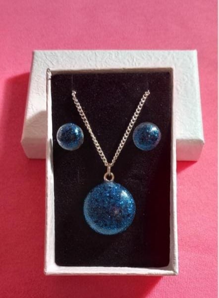 Sterling silver Gift Boxed Necklace and earrings set,Round Blue Black glitter 
