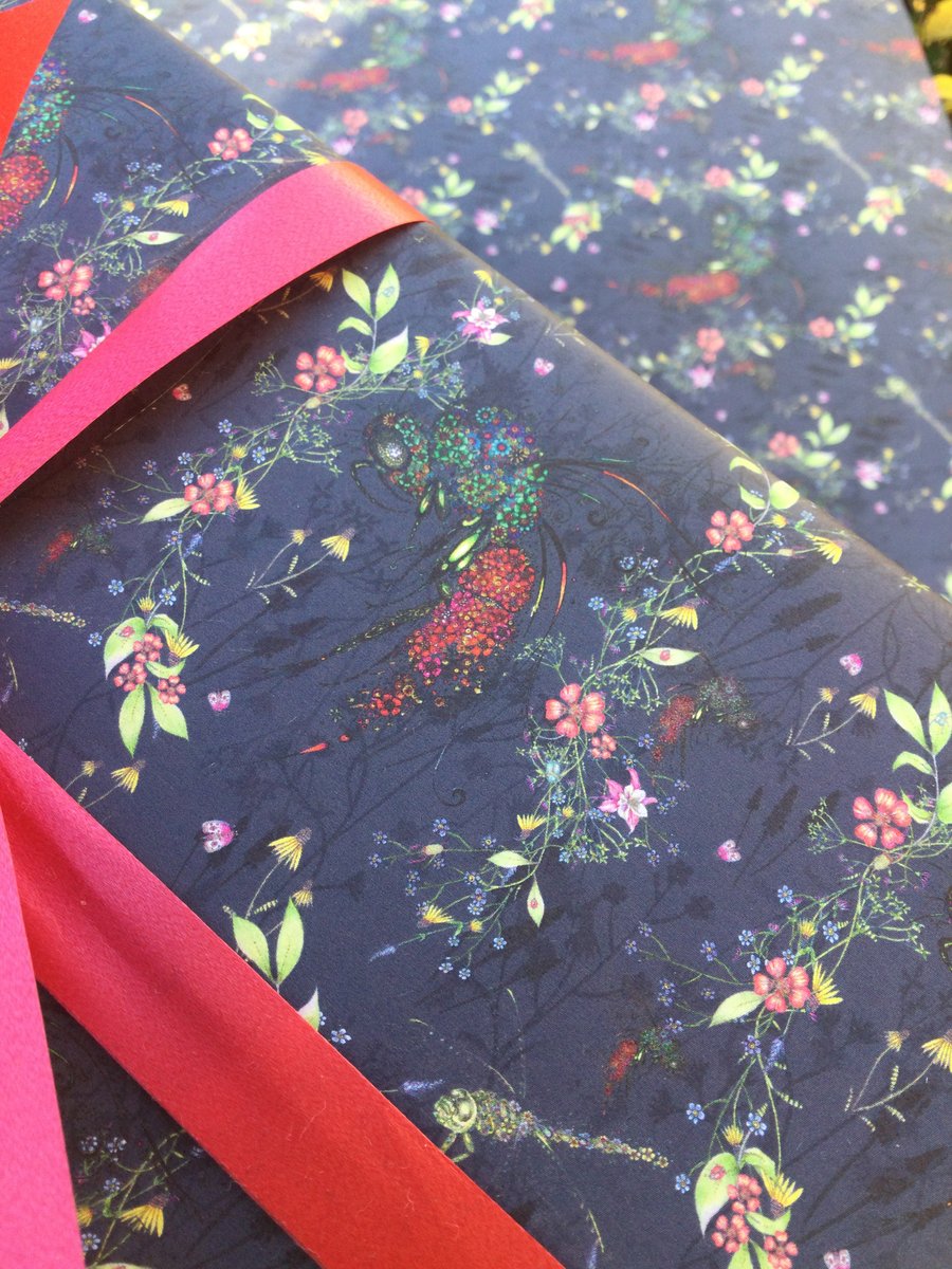 Ruby Tailed wasp gift wrap (dark) 